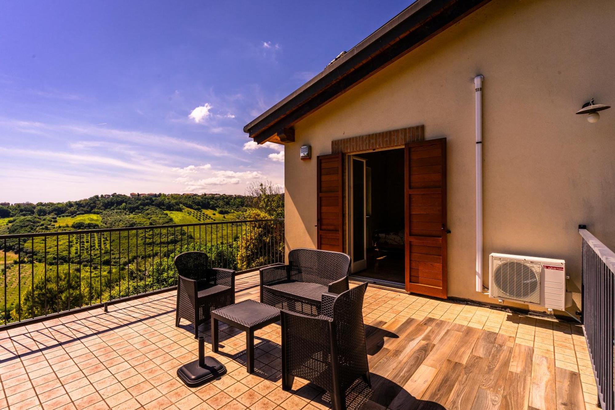 Casa Jo - Country Home With Sea View And 3 Private Ensuite Rooms Lapedona Exterior foto